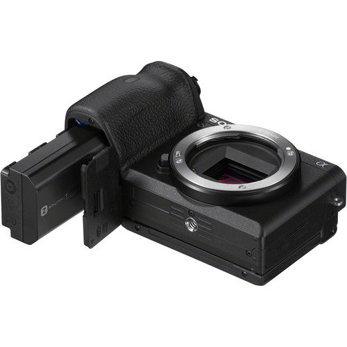 Sony a6600 Mirrorless Camera with 18-135mm f/3.5-5.6 Lens